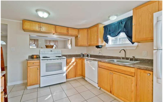 Photo - 157 Evans St