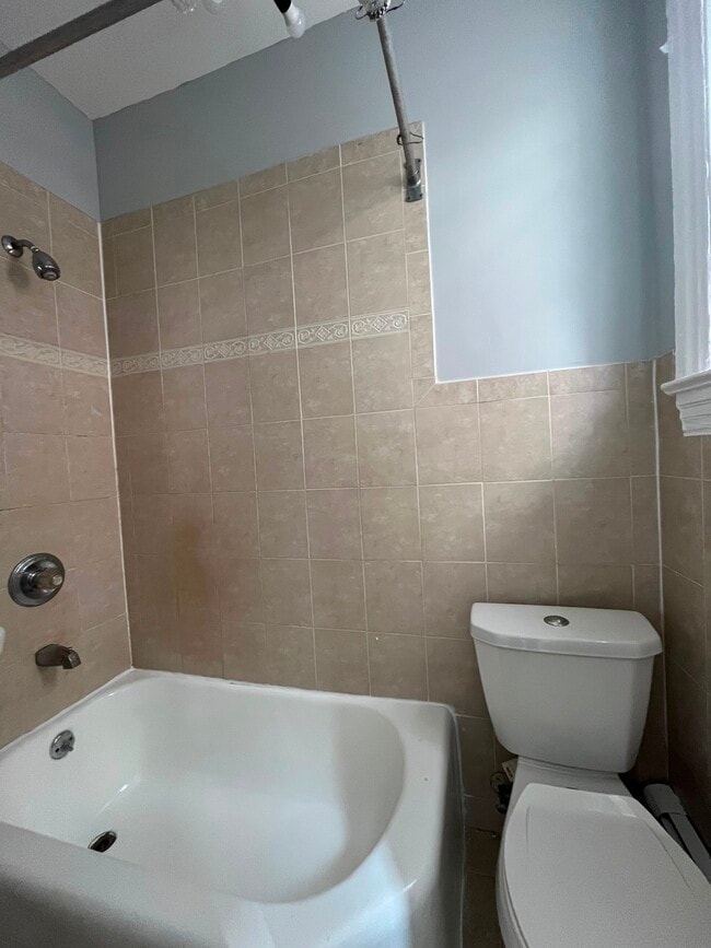 Photo - 187 Avenue E