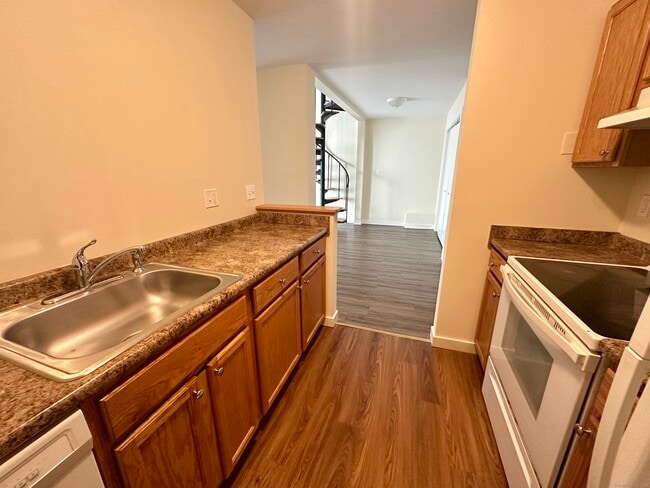 Photo - 3699 Broadbridge Ave Unit 329