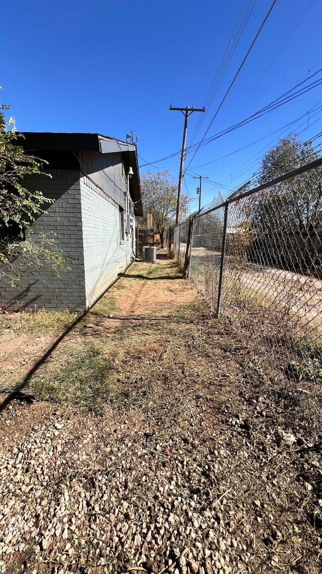 Photo - 1716 E Dartmouth St