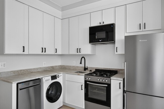 Photo - 311 East Capitol St SE Unidad #1