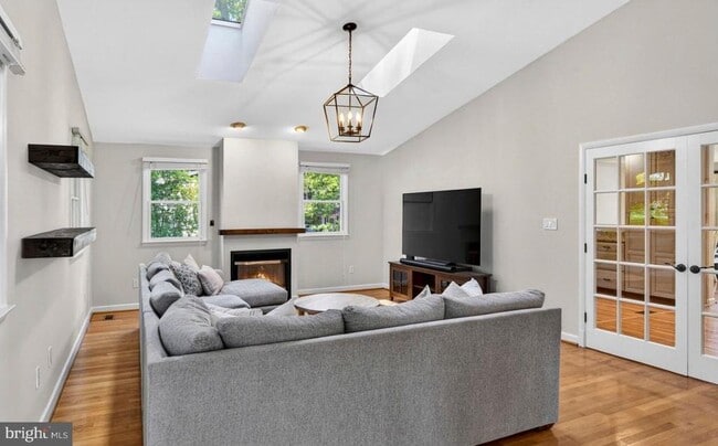 Photo - 1109 Hillcrest Dr SW