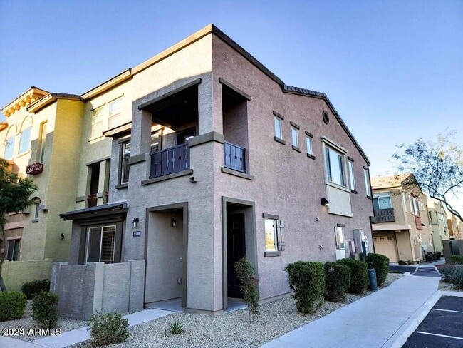 Building Photo - 2150 W Alameda Rd