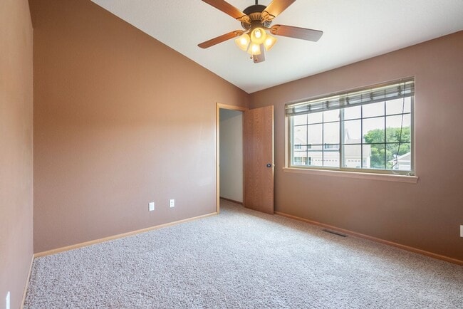 Photo - 4925 Algonquin Dr