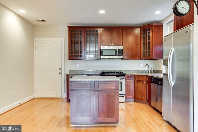 Building Photo - 219 T St NE Unit 202 Rental