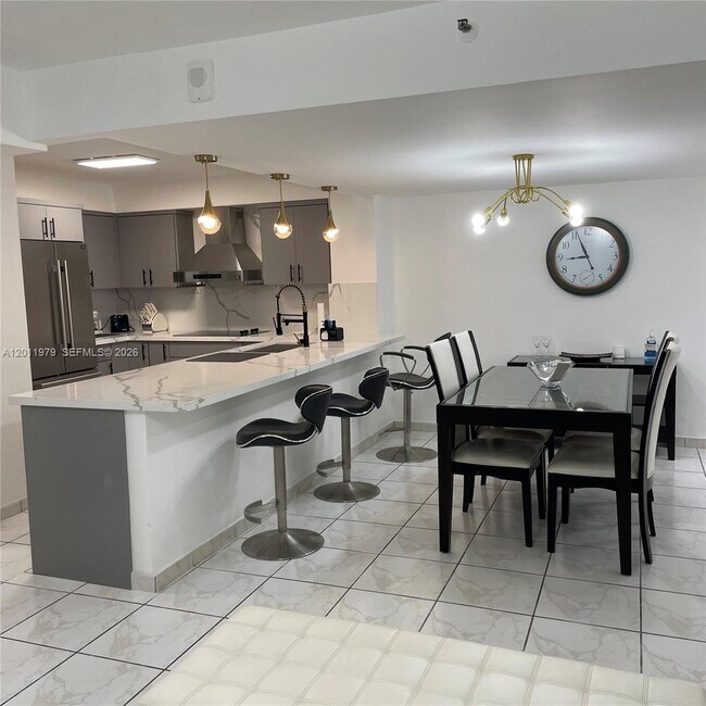 Photo - 1621 Collins Ave Unidad 707