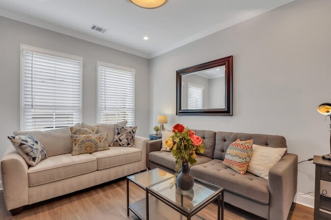 Photo - 306 W Gaston St Unidad ID1244802P