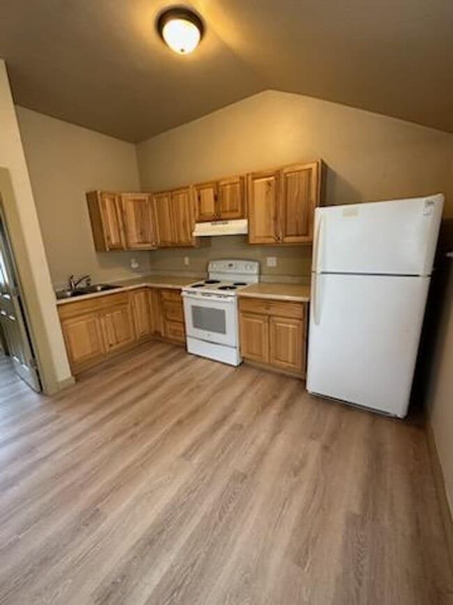 Photo - 106 N K St