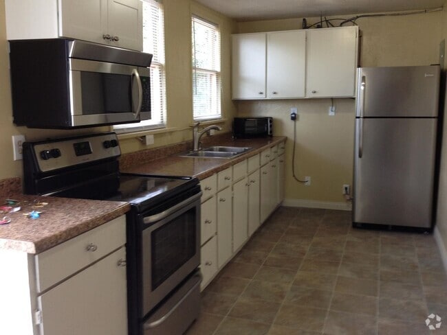Building Photo - Farrar House Unit 3948-07