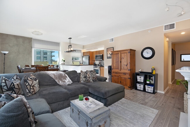 Photo - 321 Tenth Ave Unidad 607