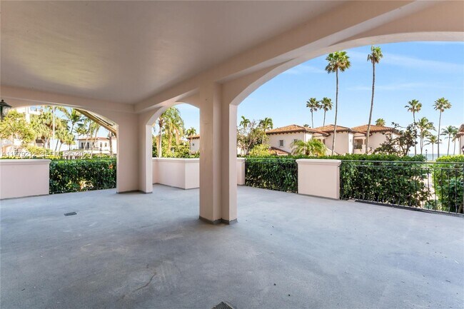 Photo - 19112 Fisher Island Dr Unit 19112