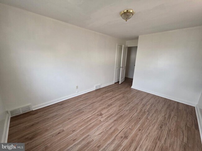 Photo - 6327 Eastwood St Unit 2 FL