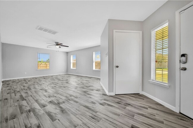 Building Photo - 6607 Colonial Rose Ln Rental