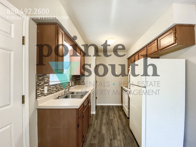 Photo - 504 Wood Crest Way