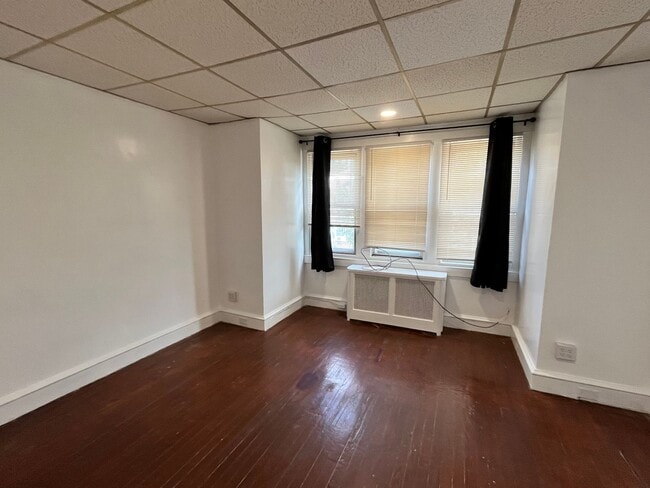 Photo - 4624 Van Kirk St