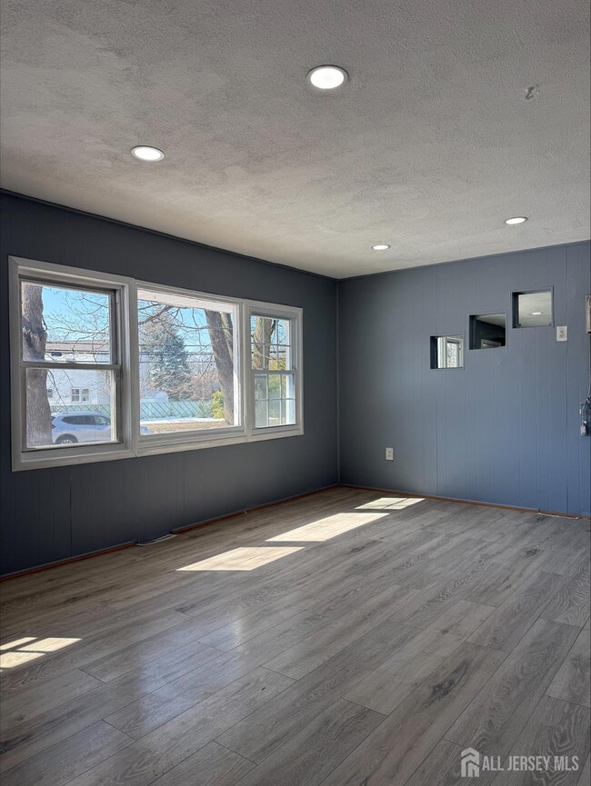 Photo - 1211 Stelton Rd