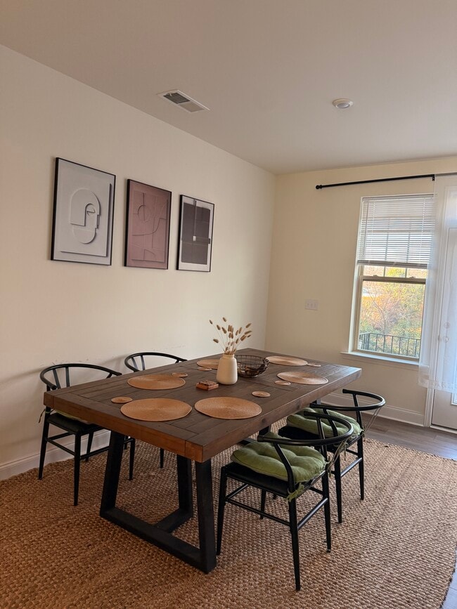 Photo - 338 Simeon Dr