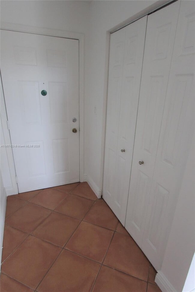 Photo - 2321 NW 33rd St Unidad 213