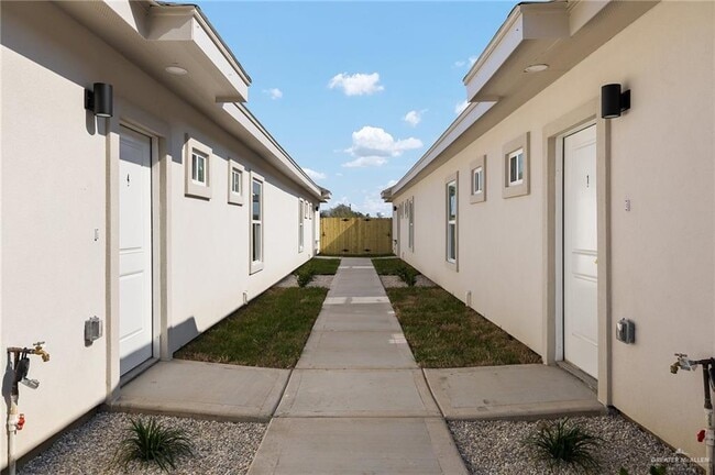 1322 Beverly Ave Unit 3
