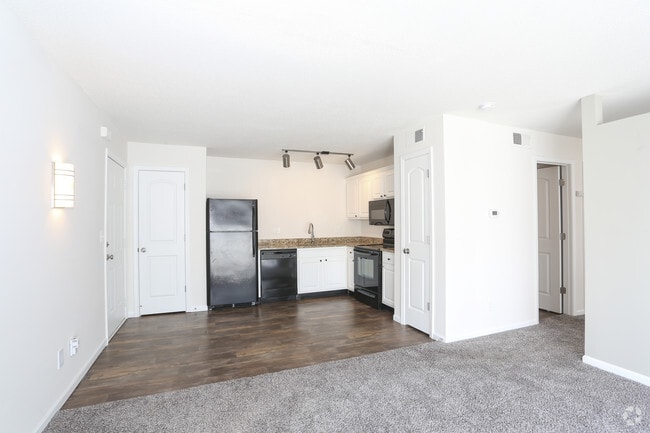 575 ft².