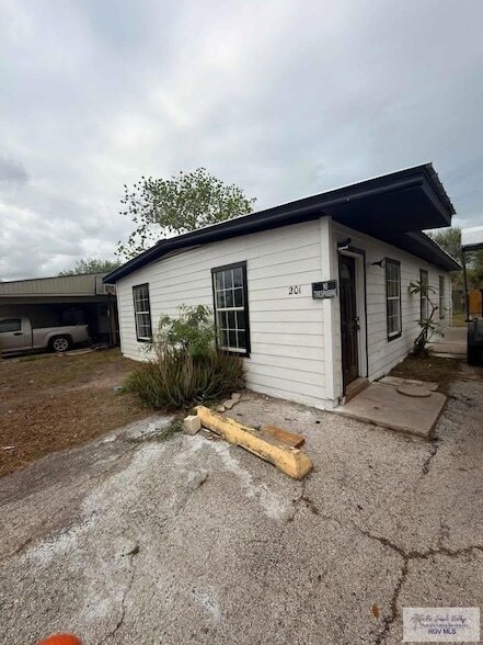 Building Photo - 201 McGregor St