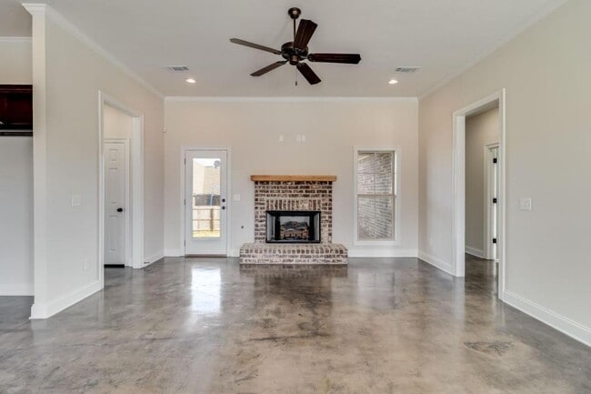 Photo - 112 Kaden Ln