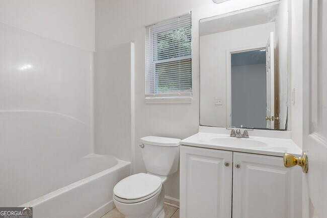 Photo - 2145 Hollywood Dr NW