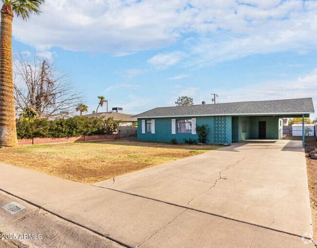 Building Photo - 1723 W Indianola Ave Rental