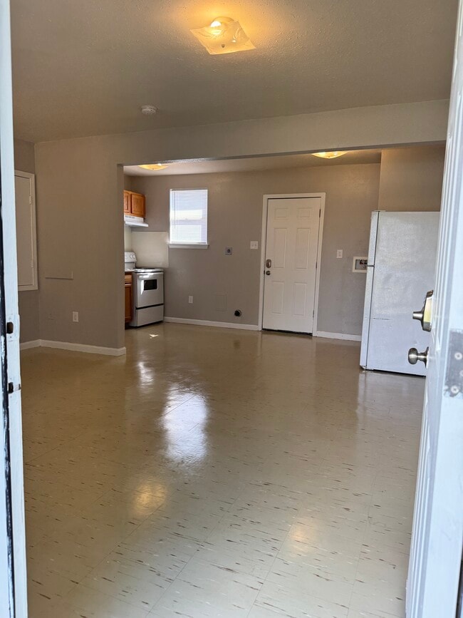 Photo - 2409 Claire Ave Unit 2409