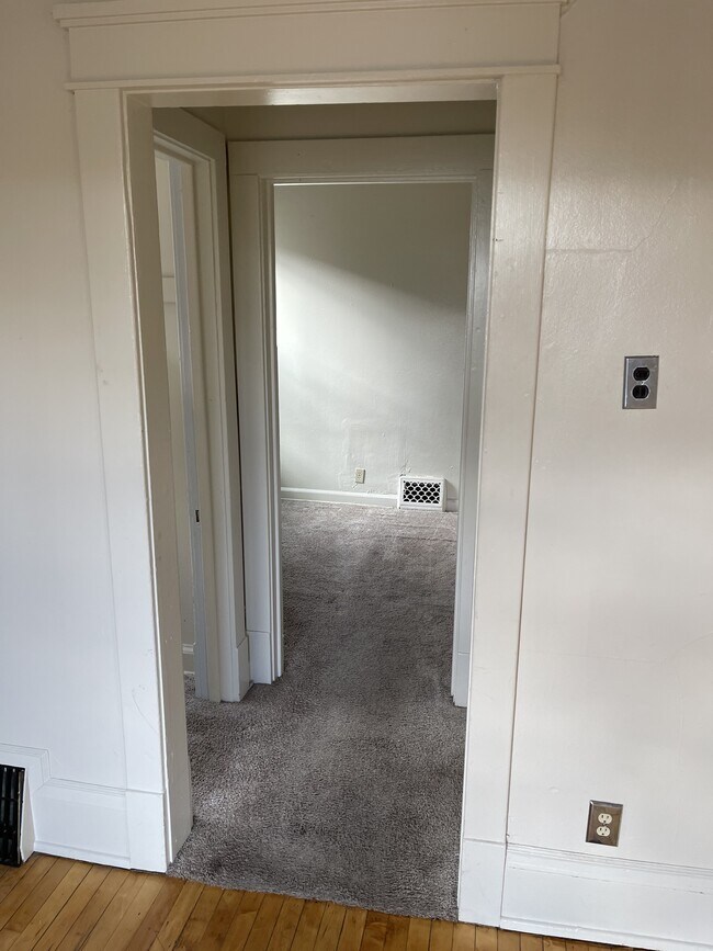 1221 South MKE 4plex Condo Unit 3 Condo for Rent in South Milwaukee