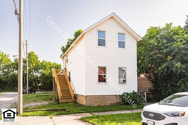 Building Photo - 1240 1/2 Boone St