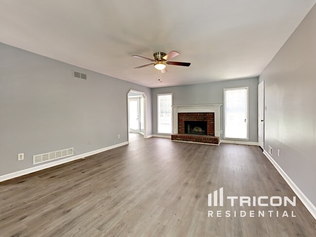 Photo - 91 Stratford Dr