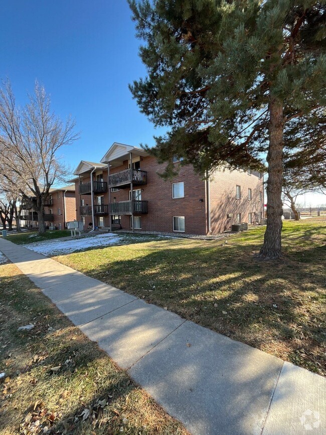 Building Photo - LINQ Portfolio Rental