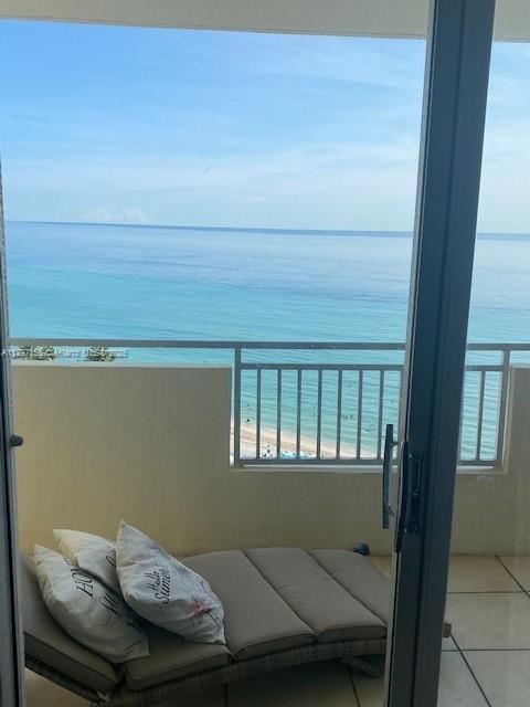 Photo - 3180 S Ocean Dr Unidad 1204