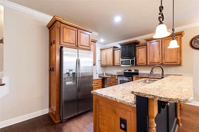 Photo - 1056 Linlen Ave
