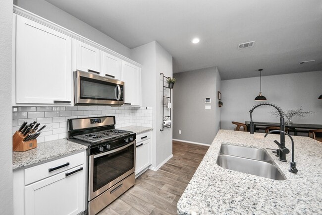 Building Photo - 4315 Nervesa Dr.