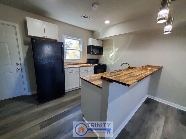 Photo - 1109 Hampton Avenue Ext Unit C