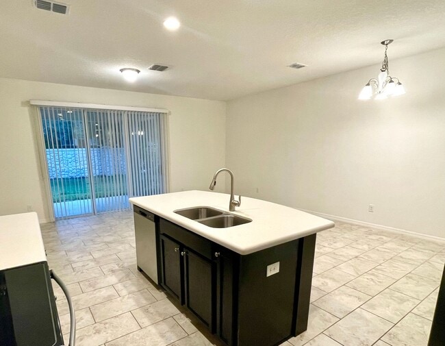 Photo - 3 Bedroom 2.5 Bath Town Home In Gated Mitchell Creek Community in Oviedo!
