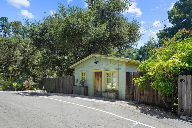Building Photo - 21652 Encina Rd