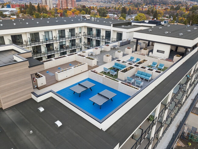 roof top amenities - 1274 Devonshire Av