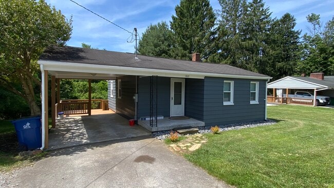 Photo - 1601 Glade Rd