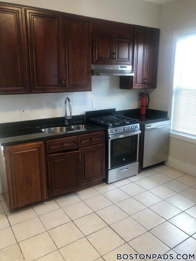 Photo - 24 Maryland St Unit 2