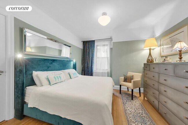 Photo - 325 Riverside Dr