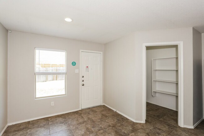 Photo - 1520 Castle Ridge Rd