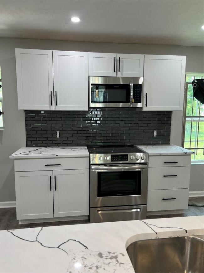 Building Photo - 10525 Fairland Dr