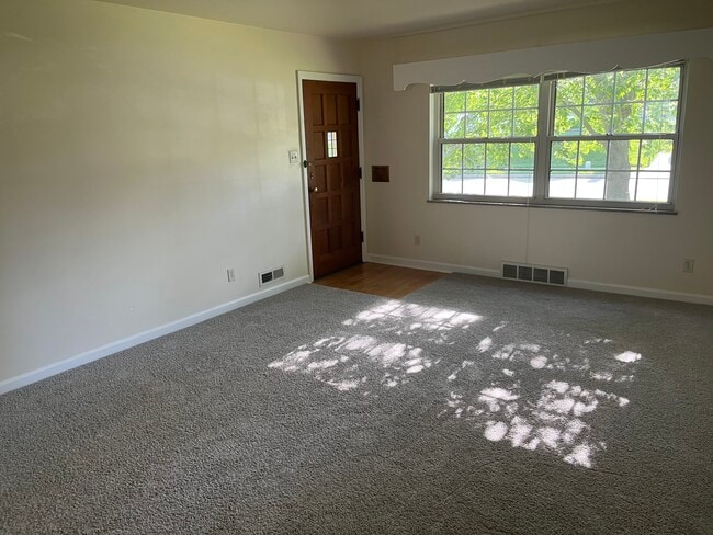 Living room - 3756 Wilmar Dr Unit 1