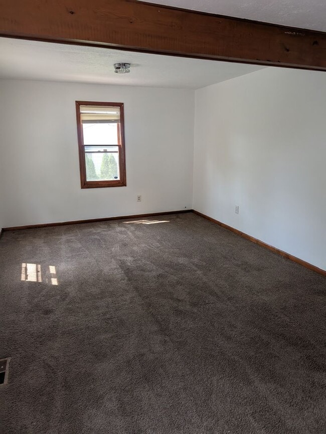 Photo - A charming 3-bedroom, 1-bathroom in Maple Heights Unit Rear