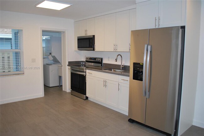 Photo - 3641 NE 1st Terrace Unit 3641