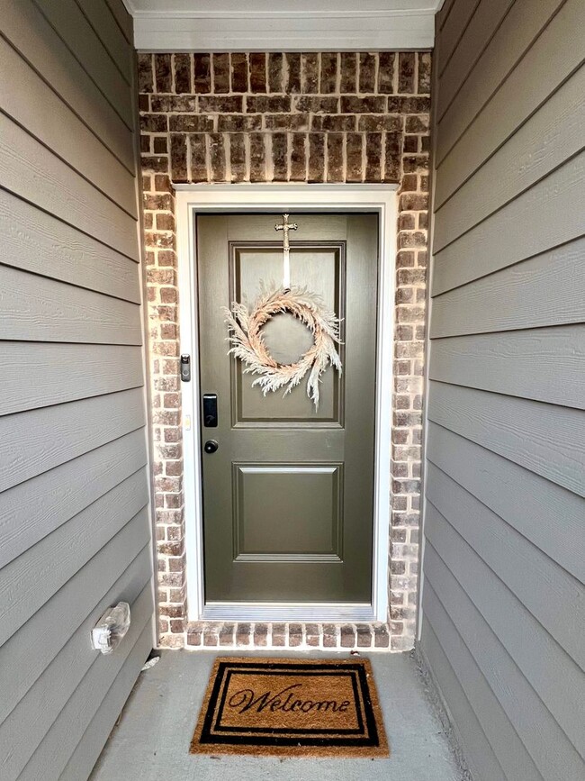 Photo - 3 Bedroom Townhome in Oakwood!