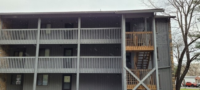 523 Meadowview Dr Unit D306